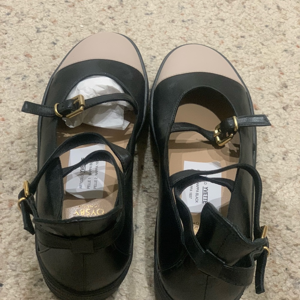 Black leather sandals US size 7